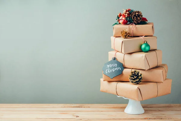 Vánoční strom vyrobený z dárků — Stock fotografie