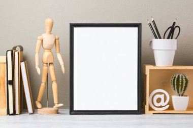  çerçeve kadar sahte ve ofis, banka donatımı. 