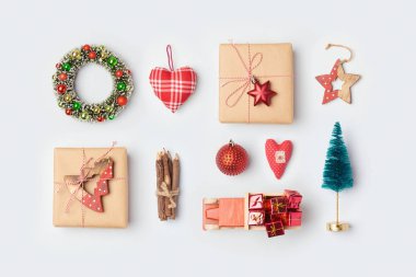 Noel hediye kutuları, çam ağacı