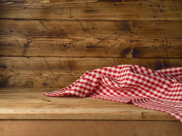 Mesa Madeira Vazia Com Toalha Mesa Vermelha Verificada Cozinha Rústico — Fotografia de Stock