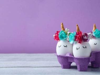 El yapımı yumurta Paskalya tatil konseptiyle