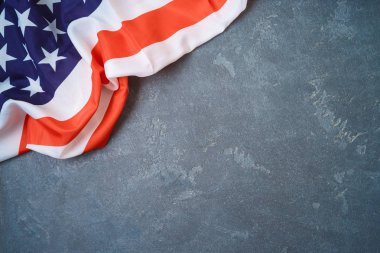 Amerikan bayrağı. karatahta arkaplan üzerinden yukarıdan üst görünüm