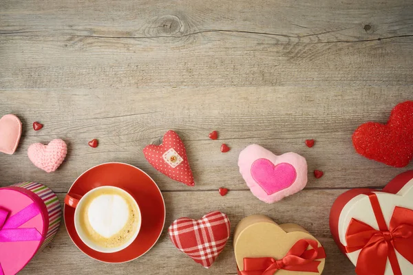 San Valentino sfondo con le forme del cuore, tazza di caffè e gif — Foto Stock