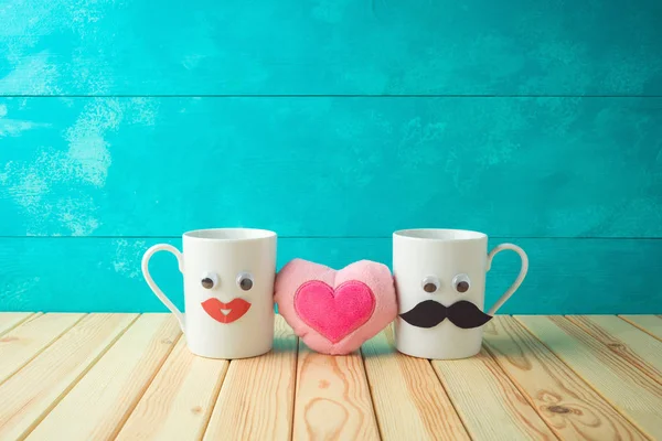 Valentines day concept with coffee cup funny characters and hear — 스톡 사진