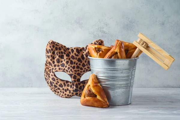 Férias Judaicas Purim Celebração Fundo Com Biscoitos Hamantaschen Mesa Madeira — Fotografia de Stock