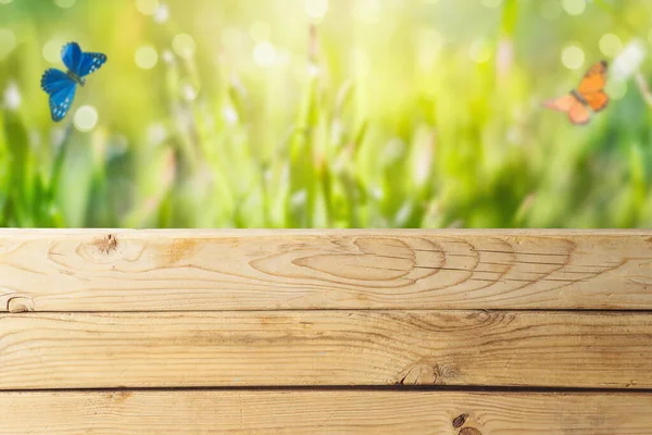 Fondo Verano Con Tablero Vintage Madera Sobre Prado Hierba Verde —  Fotos de Stock