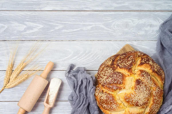 Homemade Challah Bread Wooden Table Top View — Stock Photo, Image