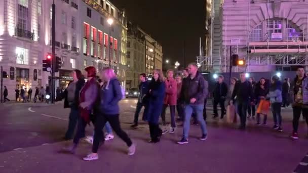 Londra Ekim 2019 Piccadilly Meydanı Ndaki Yaya Geçidinde Gece Yarısı — Stok video