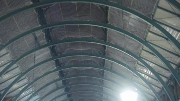 London October 2019 Tilt View Roof Covent Garden Market Reveal — Stock Video