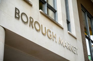 Londra 'daki Borough Market' in girişinde bir tabela.