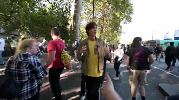 London September 2019 Student Leder Protestmarsch Mot Extinction Rebellion Med — Stockvideo