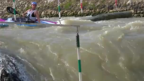 브라티슬라바 슬로바키아 2017 K1W Slalom Kayak Paddler 나이아 Niagara 물줄기 — 비디오