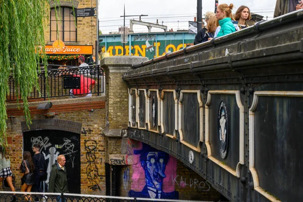 Londres Septembre 2019 Ponts Clients Graffitis Camden Lock — Photo