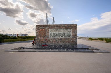 DUNKIRK, FRANSA - 13 AĞUSTOS 2019 Dunkirk 'teki Dinamo Anıtı Operasyonu