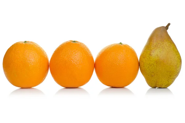 Orange Birne weißer Hintergrund gesunde Küche — Stockfoto