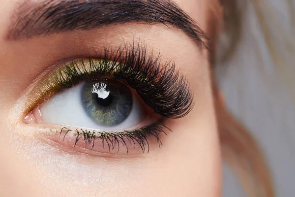 Kvinna ögat med vacker makeup — Stockfoto