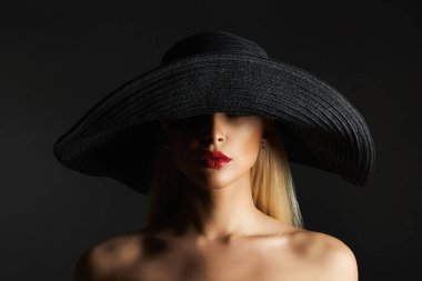 moda güzellik şapkalı sarışın kız
