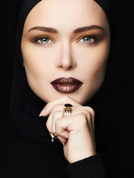 作る up.fashion イスラム風の女性 — ストック写真