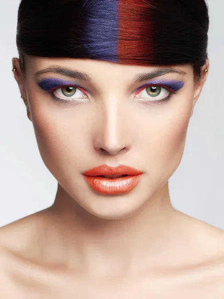Maquillaje colorido cara de mujer — Foto de Stock