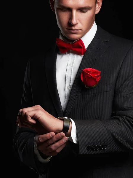 Man with flower.young groom man in suit — Stock Photo, Image