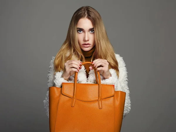 Beautiful Woman with orange Handbag — Stock Photo, Image