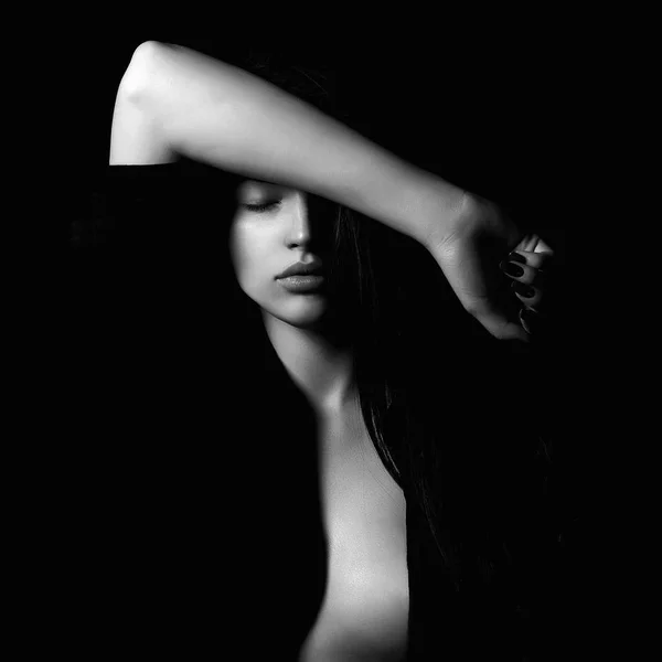 Seksi kızı siyah beyaz portre — Stok fotoğraf