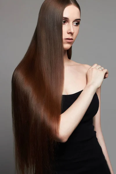 Menina com cabelo bonito — Fotografia de Stock