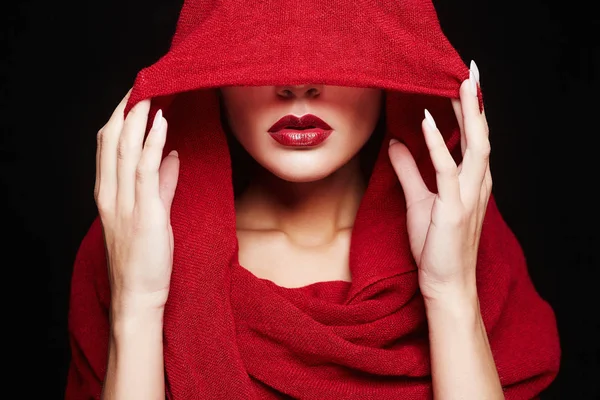 Moda estilo islámico woman.red labios chica —  Fotos de Stock