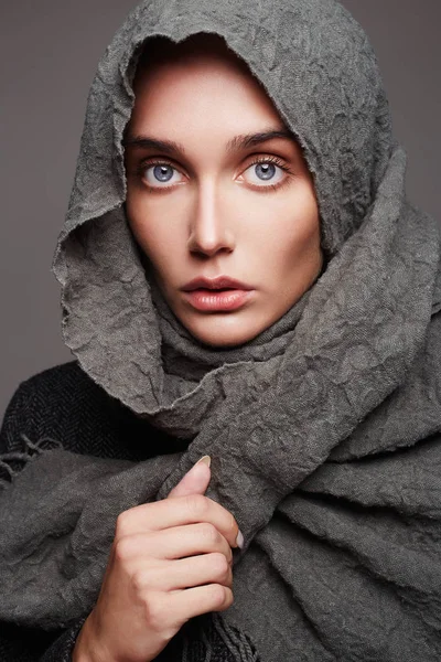 Портрет дівчини зимової моди — стокове фото