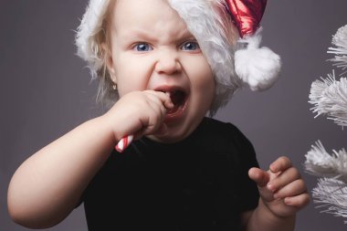 şeker ile Noel Baba kız. Noel mutlu çocuk