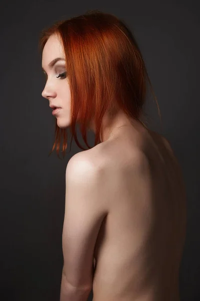 Joven jengibre woman.Naked hermosas chicas espalda —  Fotos de Stock