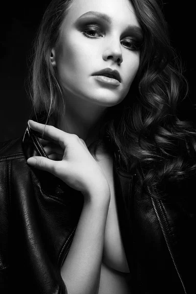 Zwart-wit mode portret — Stockfoto