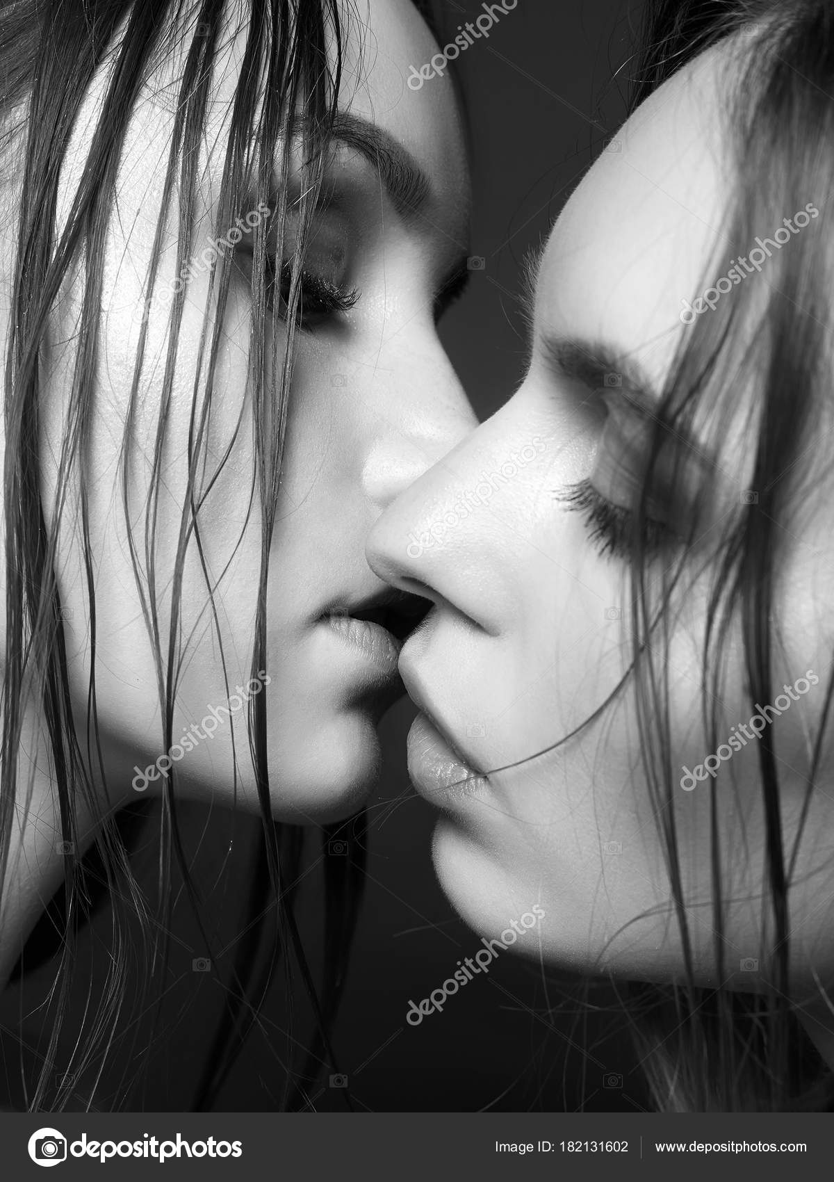 Sensual kissing pics
