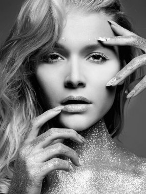 siyah-beyaz güzellik portresi 