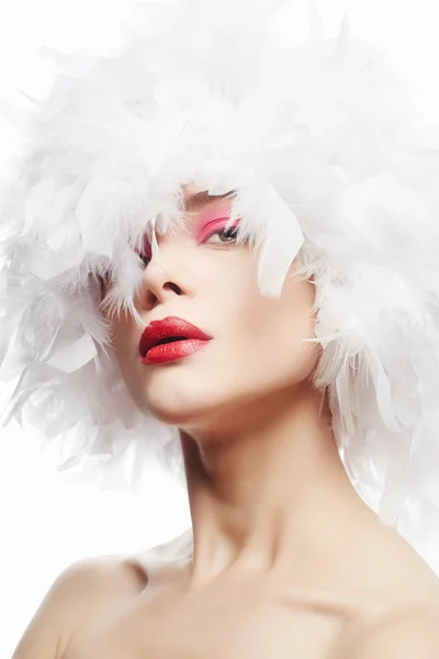 Beautiful Girl in white feathers. Beauty Make-up — Stock Photo, Image