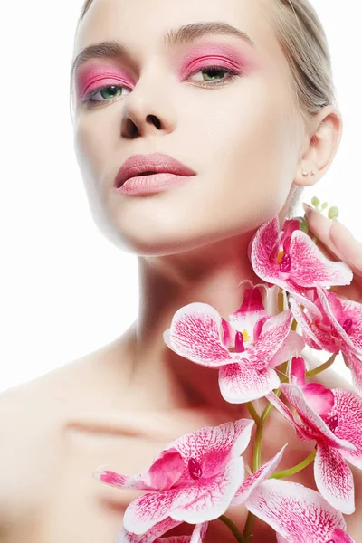 Retrato de belleza de niña con flor de orquídea —  Fotos de Stock