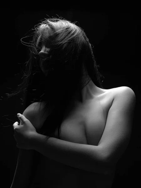 Силуэт Обнаженной Женщины Темноте Красивая Сексуальная Обнаженная Телочка Черное Белое — стоковое фото