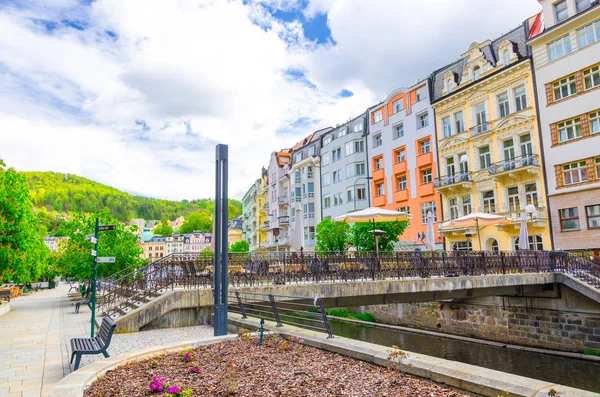 Karlovy Vary Carlsbad Historiska Centrum Med Tepla Flod Central Vall — Stockfoto