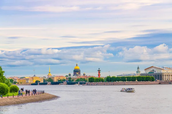 Санкт Петербург Санкт Петербург Дворцовый Мост Через Неву Исаакиевский Собор — стоковое фото