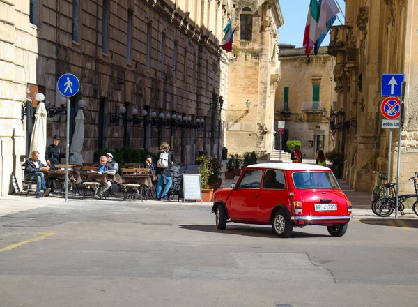 Lecce Italie Avril 2017 Petite Voiture Rouge Rétro Vintage Avec — Photo