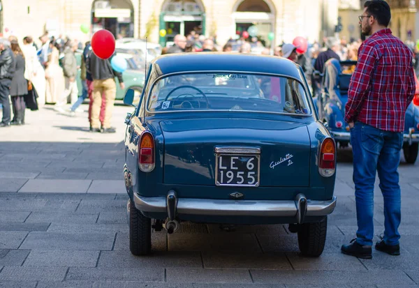 Lecce Italie Avril 2017 Vue Arrière Voiture Rétro Classique Bleue — Photo