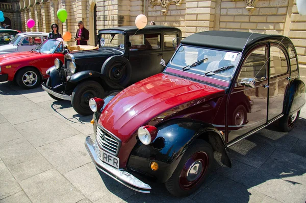 Lecce Italie Avril 2017 Rangée Voitures Anciennes Rétro Colorées Avec — Photo