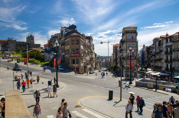 Porto Portugal Junho 2017 Pessoas Caminham Pelas Ruas Centro Cidade — Fotografia de Stock