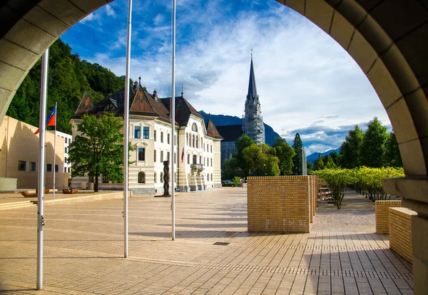 Vaduz Liechtenstein Septembre 2016 Ancien Bâtiment Parlement Cathédrale Saint Florin — Photo
