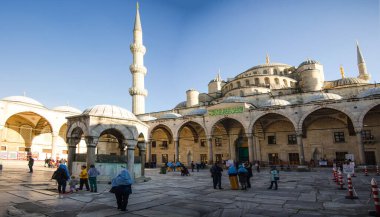 İstanbul, Türkiye, 25 Kasım 2017: Sultan Ahmet Camii Mavi Cami binasını dış mekan olarak adlandırdı