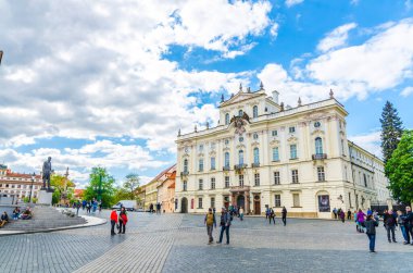 Prag, Çek Cumhuriyeti, 13 Mayıs 2019: Hradcanske 'deki Başpiskopos Sarayı