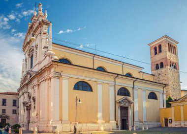 Chiesa Santi Faustino ve Giovita San Faustino Maggiore Roma Katolik Kilisesi