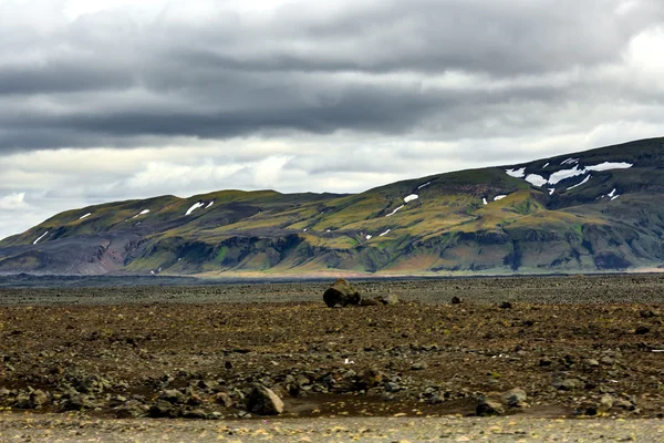 Vista al paisaje de montaña en Islandia —  Fotos de Stock