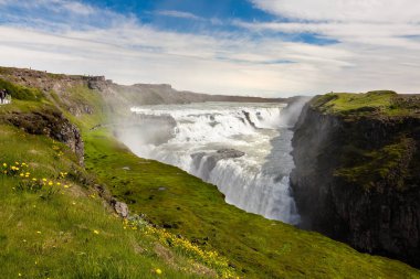 İzlanda 'da Gullfoss şelalesi
