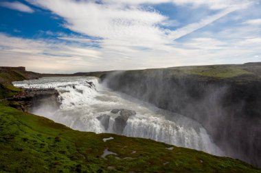 İzlanda 'da Gullfoss şelalesi